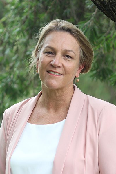 Dr Amanda Fox
